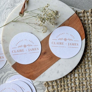 Sous-bocks de mariage - décoration de table de mariage, couverture de boisson, sous-bocks. Cadeau de mariage, sous-verres en papier pour les invités