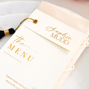 Menu weselne z winietkami - spersonalizowane menu weselne, spersonalizowane złote menu, menu z winietkami, menu dla gości