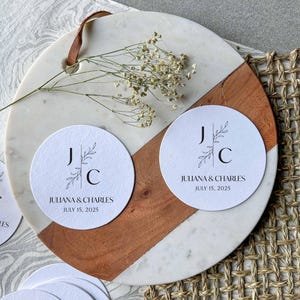 Posavasos con monograma personalizados: posavasos para bodas, posavasos de papel, regalos de boda personalizados, posavasos de cartón, adornos para mesas