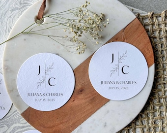 Monogramm-Untersetzer - personalisiert - Hochzeitsuntersetzer, Papieruntersetzer, kundenspezifische Hochzeitsgeschenke, Zellstoffuntersetzer, Tischdekoration