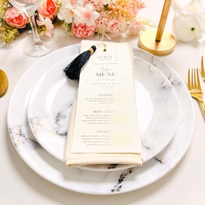 Szablon menu weselnego - spersonalizowane menu weselne, luksusowe złote menu, menu z frędzlami, spersonalizowane dekoracje weselne