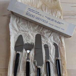 Mid Century Serving Utensils, Mid Century Modern Serving Set, Regent Sheffield 5 Piece Serving Utensils with Black Handles and Original Box