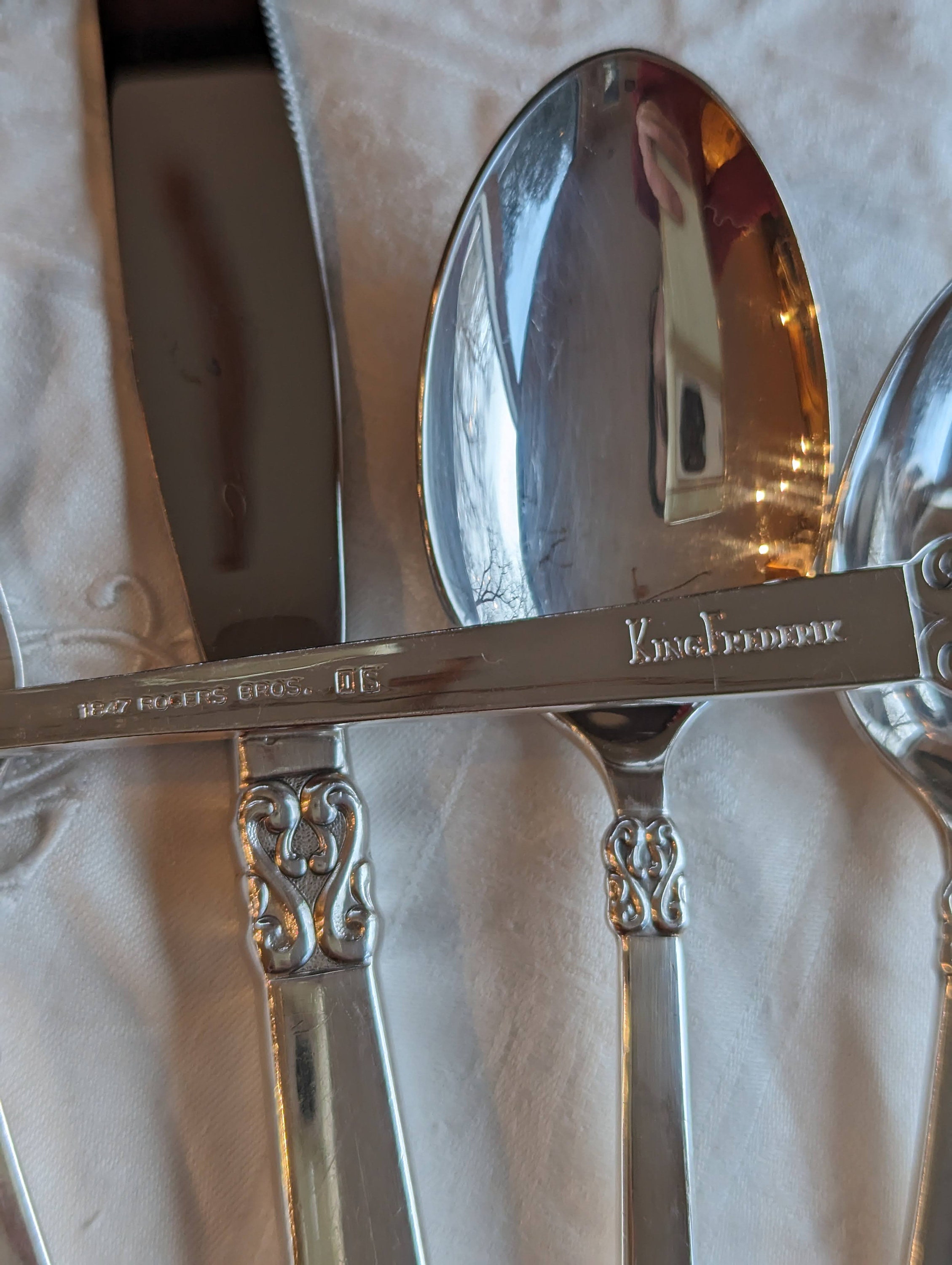 Rogers Bros Silverware 53 Pieces King Frederick Royal Empress 1969