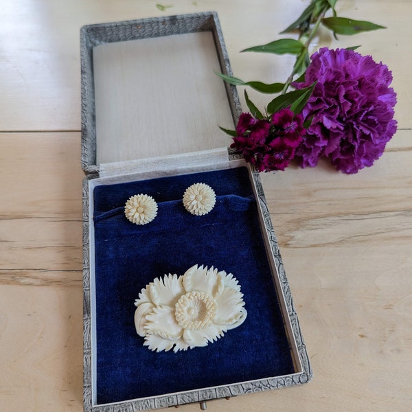 Victorian Carved Bovine Brooch and Screw Back Earring Set with Box, Edwardian Carved Ox Bone Jewelry