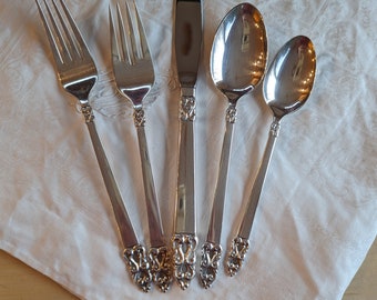 Rogers Bros Silverware 53 Pieces King Frederick Royal Empress 1969