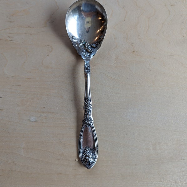 Vintage ONEIDA SILVER 1881 Rogers "La Vigne" Grapes Silver Plate Ornate Sugar Spoon With Grape Motif