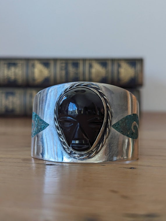 Museum Wide Vintage Navajo Turquoise Native American Jewelry Silver 'Mask' Bracelet Museum Wide Vintage Navajo Turquoise Native American Jewelry Silver 'Mask' Bracelet