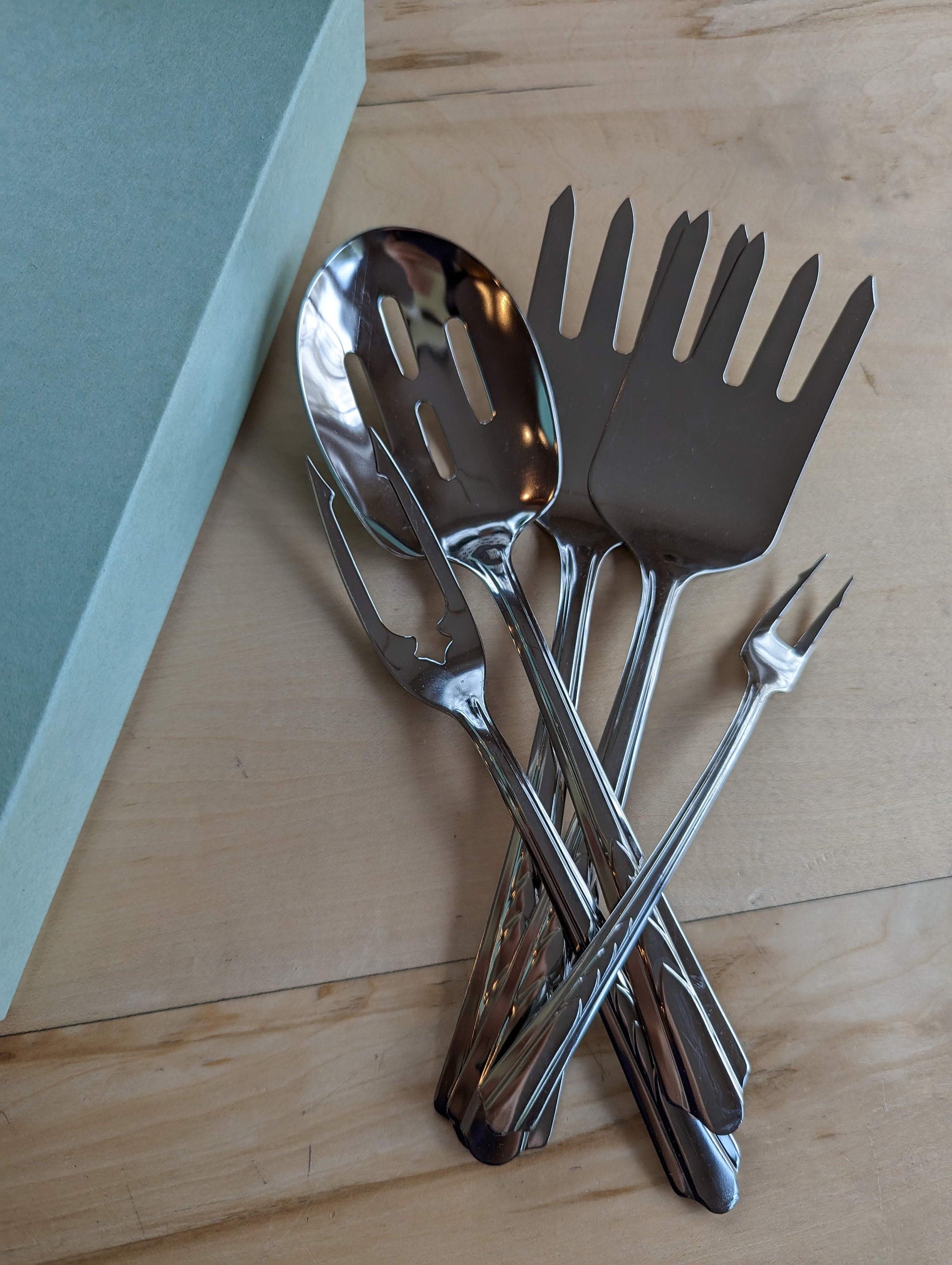 Vintage MCM EKCO Eternia 51 Pc. Floral Flatware Set Wood