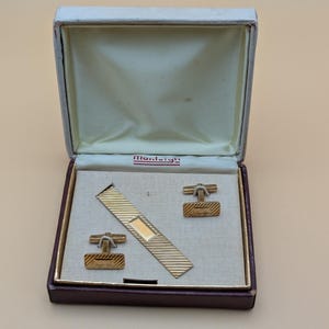 Vintage Manleigh Cuff Link Box Set With Tie Clip Mid-century Men&#39;s Gift Set Geometric Gold Tone Retro Wedding Gift