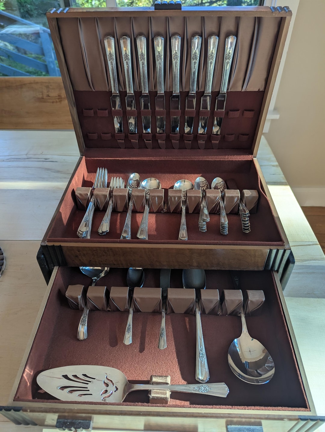 Picture Idea: Vintage Art Deco 73 Pieces Silverplate Silverware Wm Rogers Desire