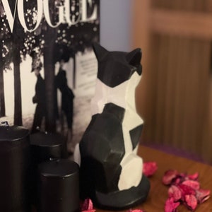 Black White Cat Statue , Black White Cat Sculpture , Cat Figurine , Cat Sculpture , Painted Cat Figurine , Home Garden Decoration,