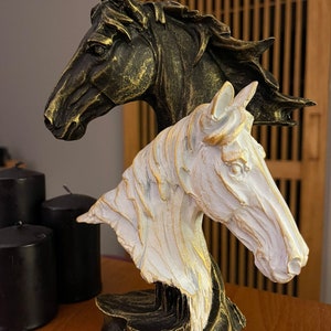 Horse Head Sculpture - 25x16 cm Polyester Decorative Statue | Custom Colors Available - Double Horse Figurine 9.5&quot;, Animal Statue
