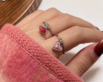 Zwillings-Rosa und Charm Saturn Ring