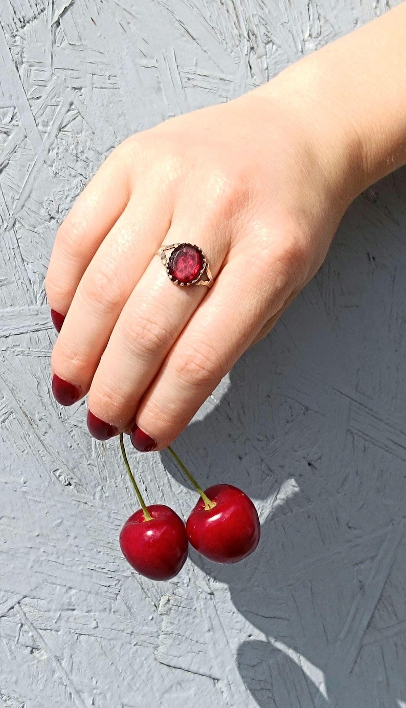 Ein witchy antiker georgianischer Paste Ring image 1