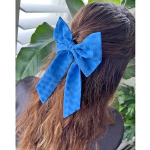 Blue dots hair bow image 3