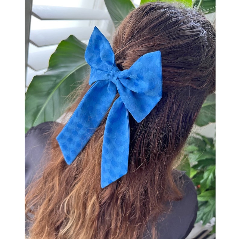 Blue dots hair bow image 3