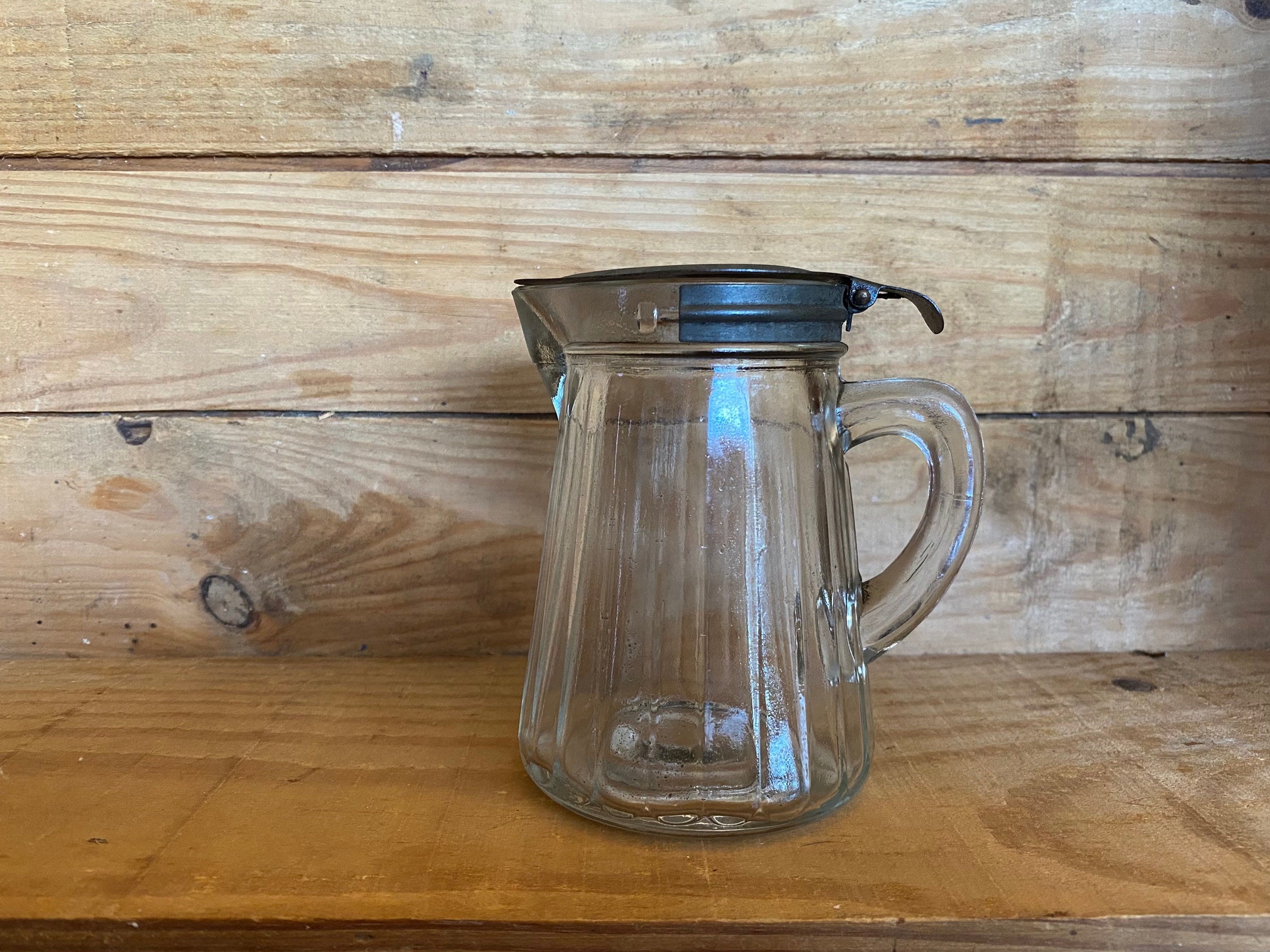 Syrup Pitcher w/ Metal Lid - Anchor Hocking FoodserviceAnchor