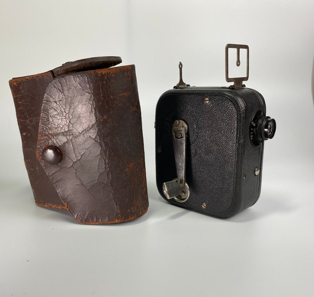 PATHE ビンテージカメラ 1923 Hand Cranked Movie Camera From Paris Francepathe