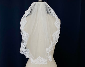 Velo de novia pequeño, velo de una sola capa, velo de encaje floral, velo de novia sencillo, velo de novia color marfil, velo de una sola capa delicado estilo vintage.