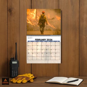 2026年山火事カレンダー：山火事と航空写真