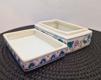 Boite à bijoux vintage porcelaine motif oies et cannage barbotine