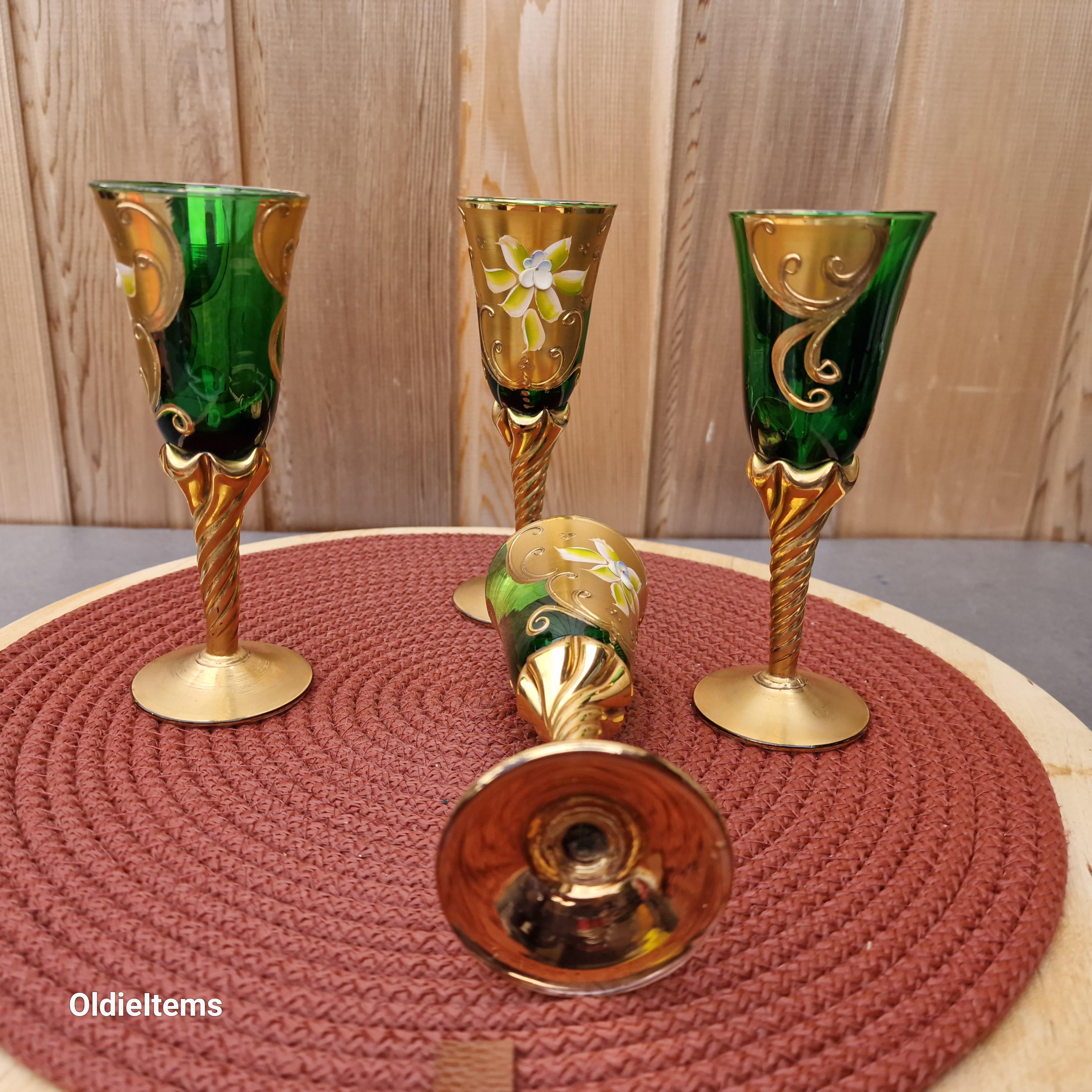 金箔押しムラーノワイングラス：グリーン＆ゴールドの花柄エンボス加工