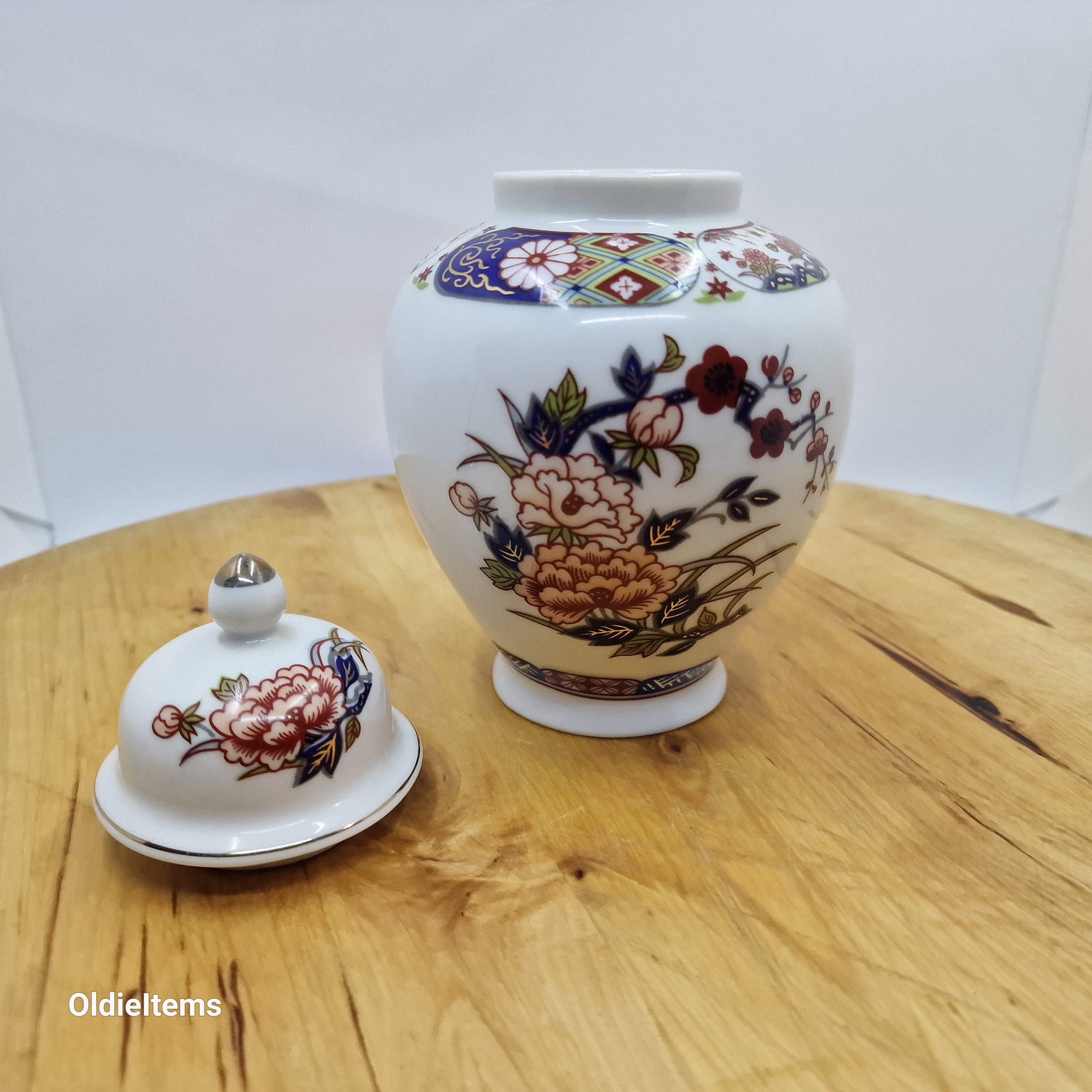 白伊万里焼 生姜壺：蓋付き花瓶（15cm） - Etsy 日本
