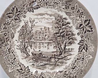 17 cm Castle Plate made by English Ironstone Tableware