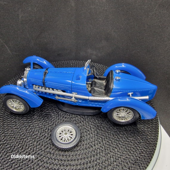 ブガッティ タイプ 59 1934　1/18 マイスト Bburago Bugatti Type 59 (1934) Diecast Model Car - Blue, 1:18