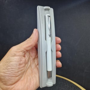 Parker Fountain Pen - White with Silver Trim - Original Case