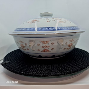 Vintage Chinese porseleinen soepterrine: rijstoogontwerp, olifantenhandgrepen