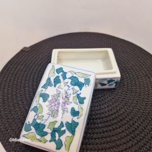 Vintage Porcelain Trinket Box with Chinese Floral Motif 11x7x6 cm