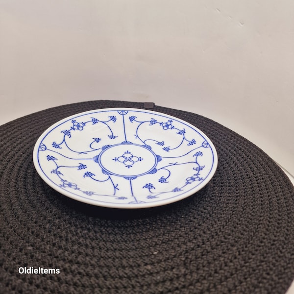 Vintage German Democratic Republic Blau Saks Jager Eisenberg Cake 18 cm Plate featuring Typical White Blue Motifs