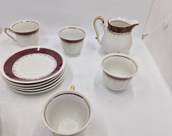 Juego de té vintage de Zajecar, Yugoslavia: jarra de leche, tazas y platillos (dañados)