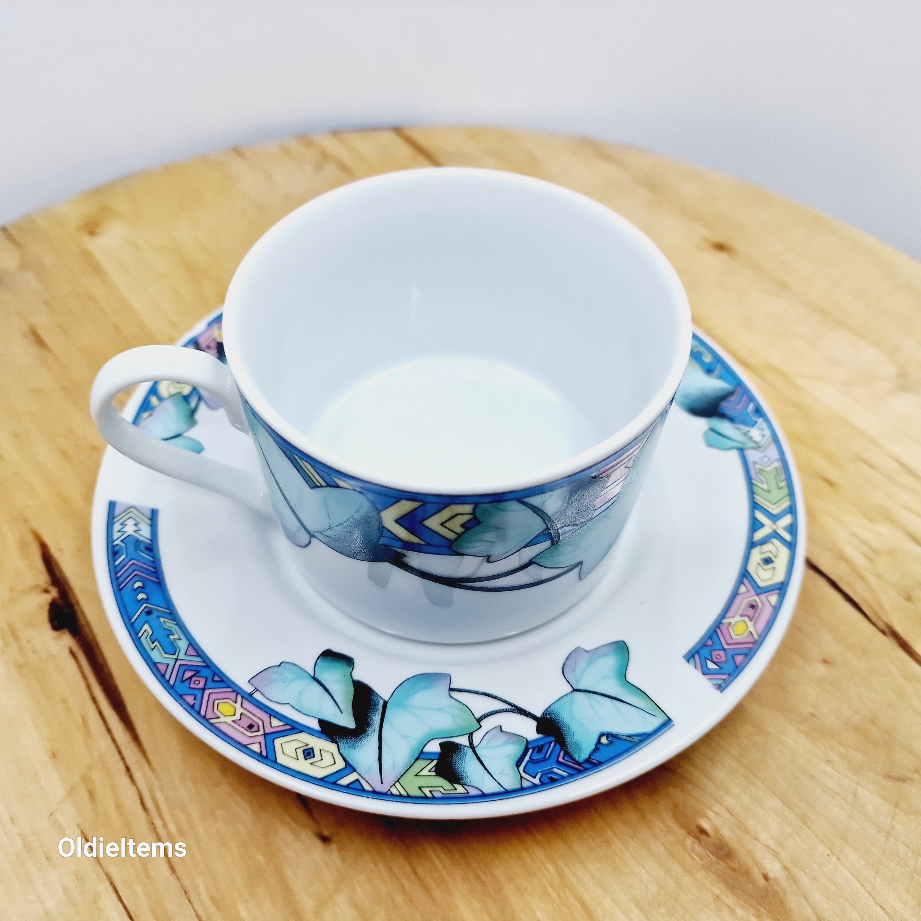 青と白の花柄 中国茶用カップ 青と白の花模様