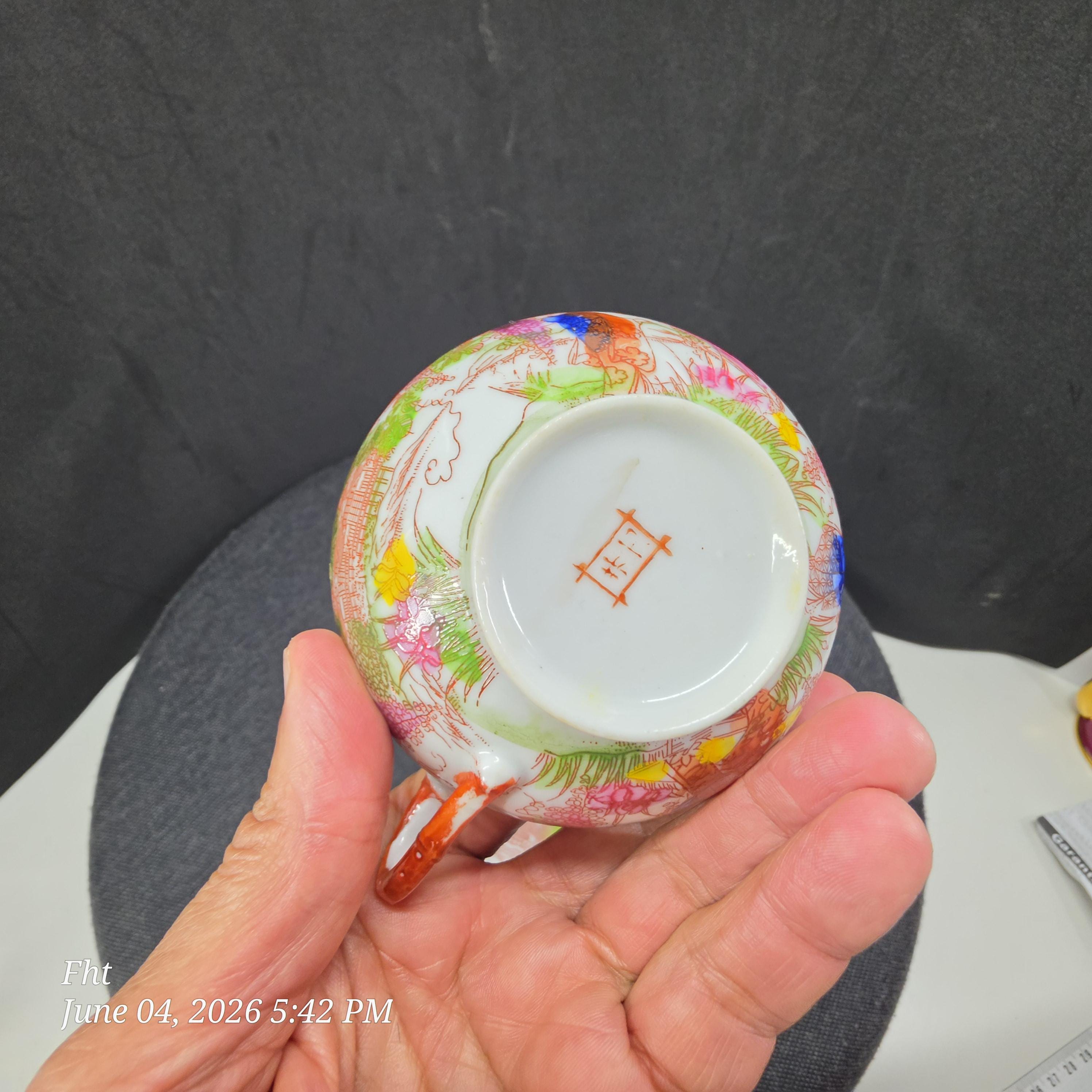 ヴィンテージ九谷焼芸者エッグシェルティーカップ＆ソーサー：日本製 