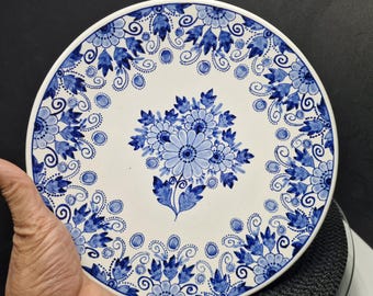 オランダ　 Delft 飾り皿　花模様 ヴィンテージデルフトブルーの花柄ウォールプレート：オランダの手描き