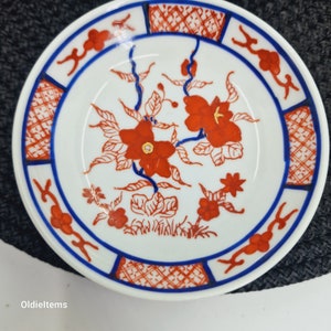 Soucoupe décorative vintage de 10 cm et 2,5 cm de profondeur dans différents modèles, fabriquée à Hong Kong image 2