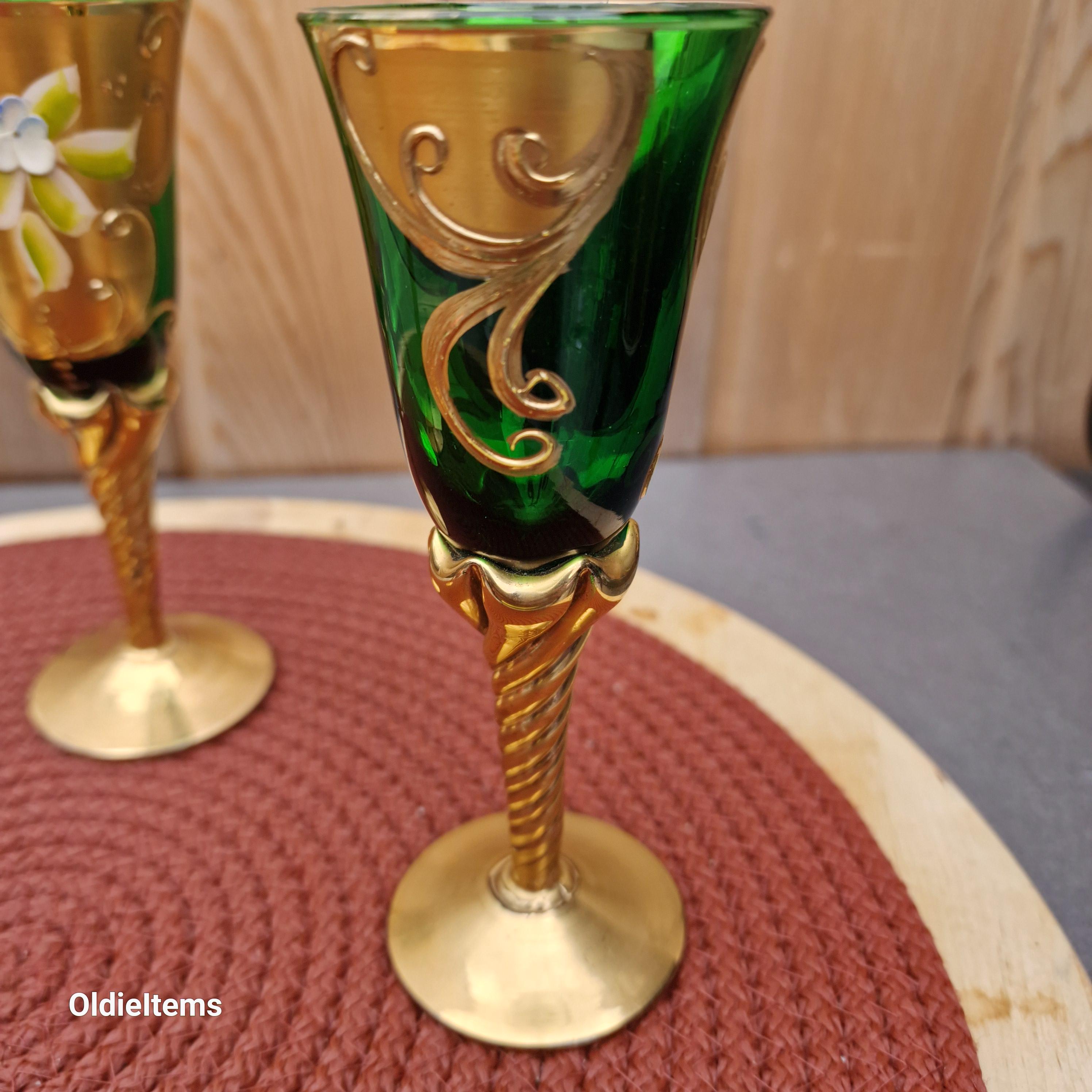 金箔押しムラーノワイングラス：グリーン＆ゴールドの花柄エンボス加工