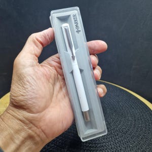 Parker Fountain Pen - White & Silver Trim - Original Case