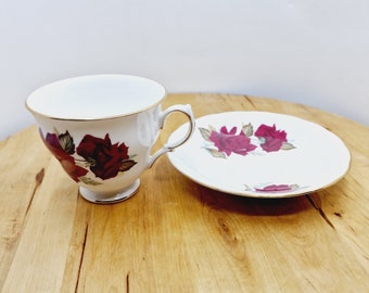 Vintage Bone China Royal Vale 6 oz Teacup and Saucer with great Roses Design on the cup and saucer