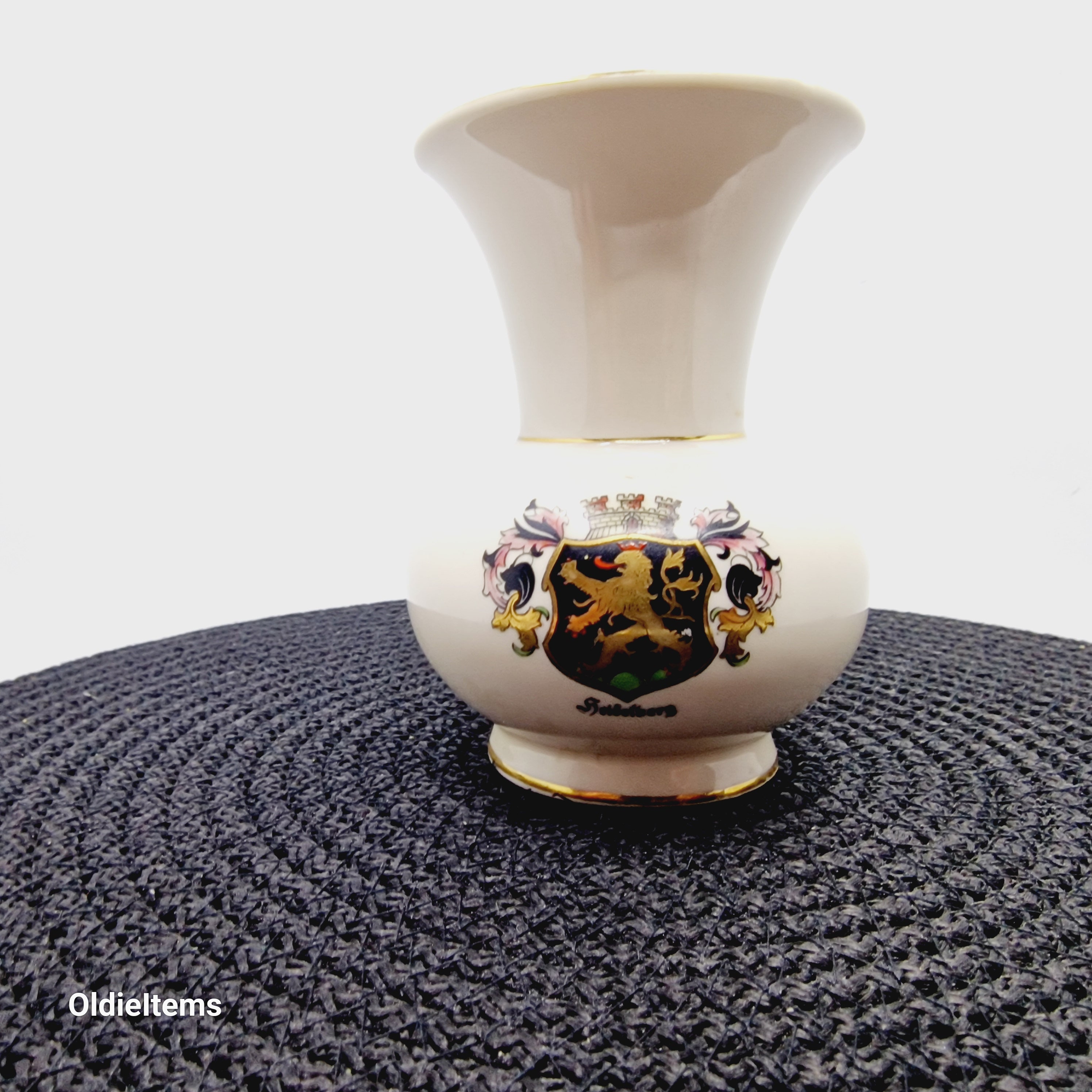 カイザー花瓶 高い芸術性 西ドイツ製Ak kaiserヴィンテージ陶器の白い花瓶 カイザー花瓶 高い芸術性 西ドイツ製Ak kaiserヴィンテージ陶器の白い花瓶