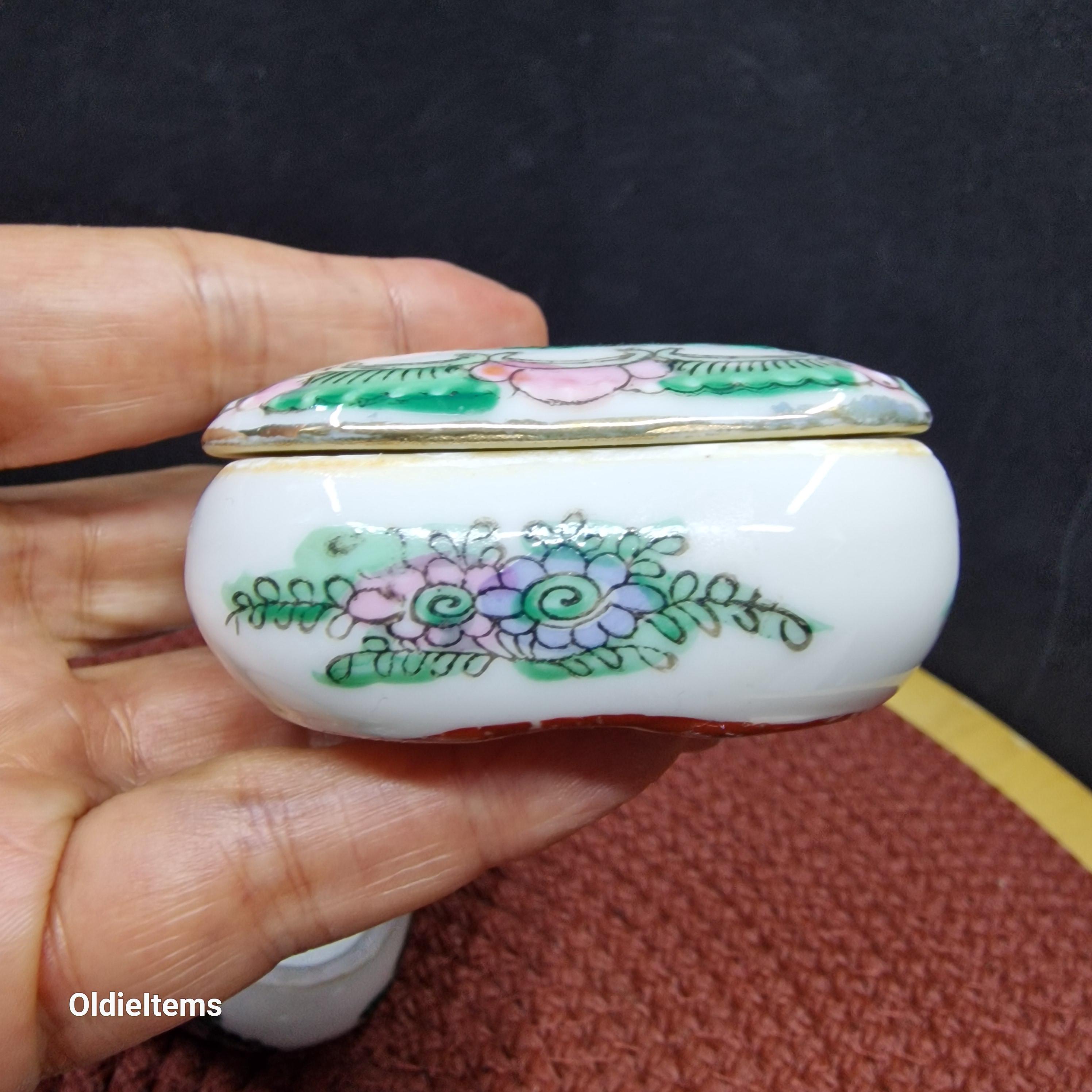ヴィンテージ ファミーユ ローズ 磁器小物入れセット：ピンクの花の 