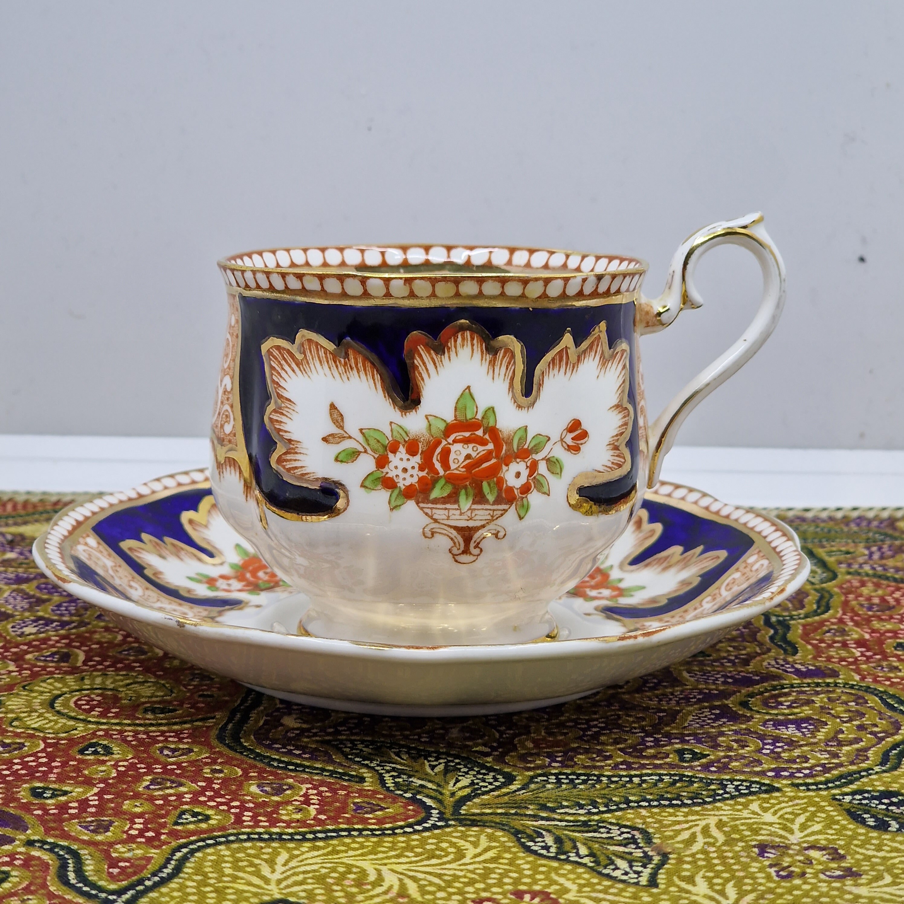 Vintage Royal Albert Royalty Tea Cup & Saucer Set - Golden Scalloped Edge and Floral Design, replacement Item,