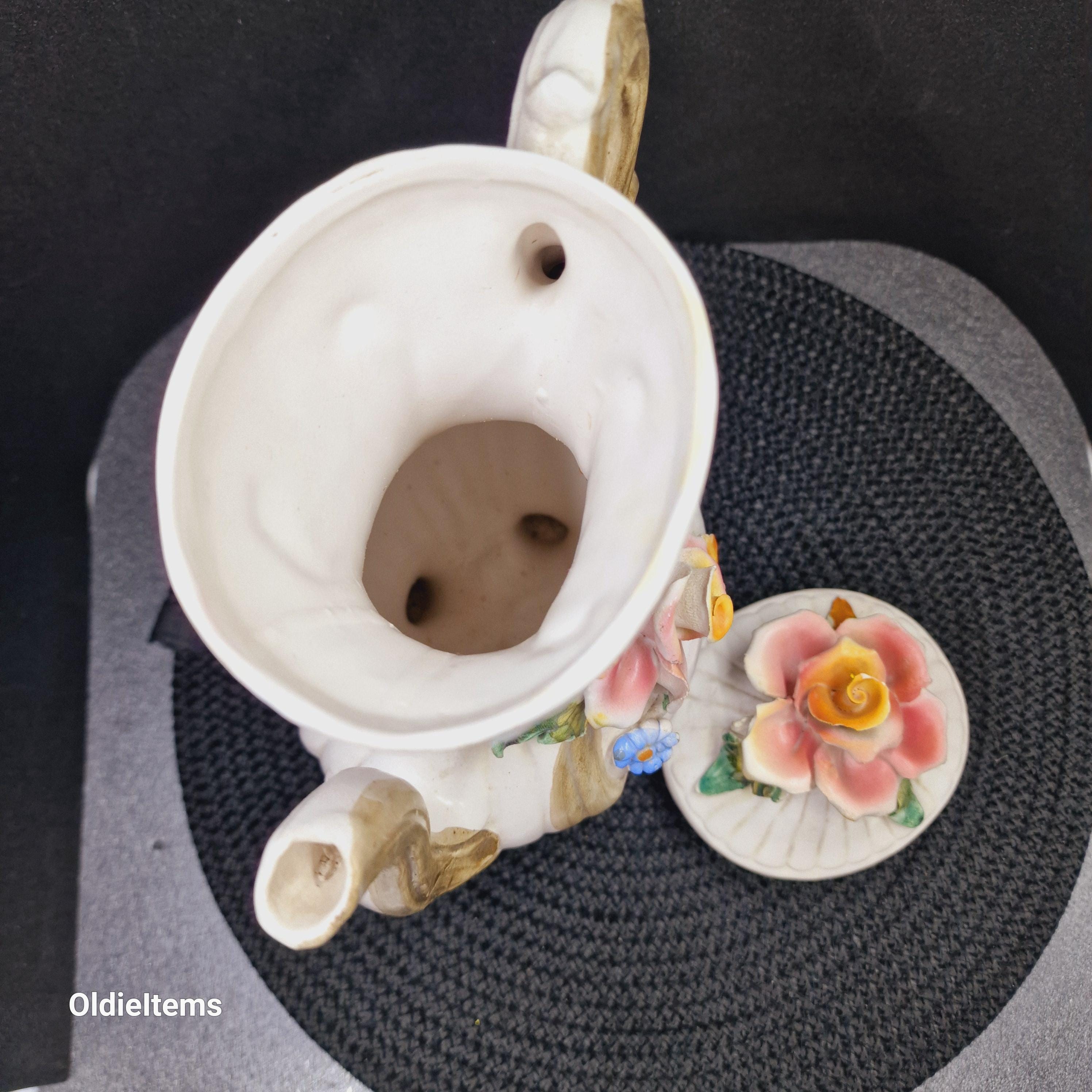 カポディモンテの花の貝殻の置物：本物のイタリア製磁器彫刻 - Etsy 日本