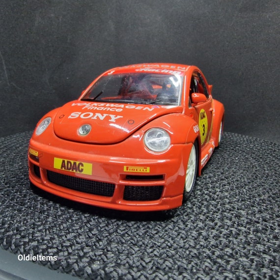 【未使用】ブラゴ 1/18 フォルクスワーゲン ニュービートル (1998) Amazon | burago 1/18 Volkswagen New Beetle Red 1998年 ブラーゴ