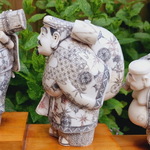 ヴィンテージの彫刻された牛の角。小さな破損部分があります。 - Etsy 日本