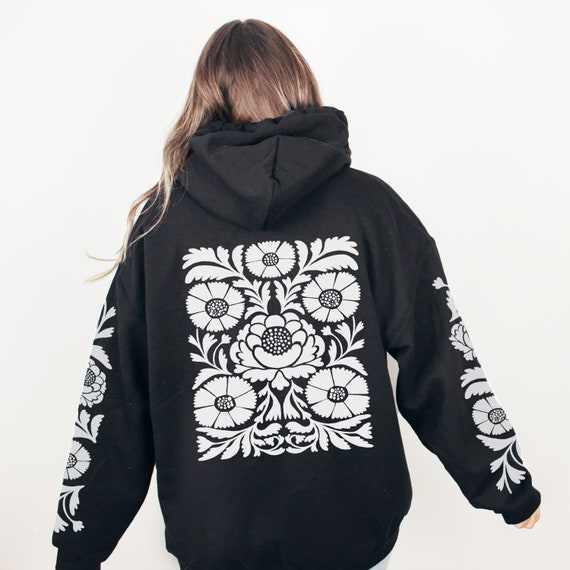 【GRAVER】24SS★ Black Odd Flower Embroidery Hoodie MUSINSA | GRAVER [UNISEX] Black odd flower embroidery