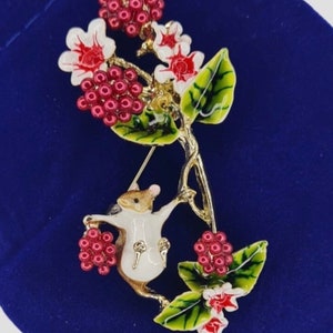 Vintage inspired Brooch Cute Squirrel Dancing  Brooch high quality Luxury Brooch gift for mum gift for mom nan mothers day luxury pin