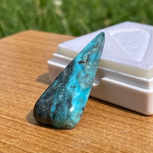 Kingman Turquoise cabochon